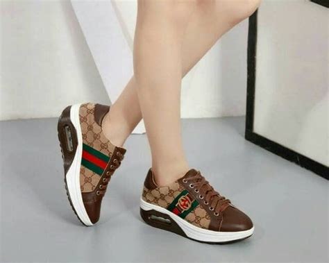 sepatu gucci yang bagus.